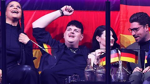 Isaak konnte beim ESC einen respektablen 12. Platz erreichen. Wie viel Punkte gab es von den Ländern?