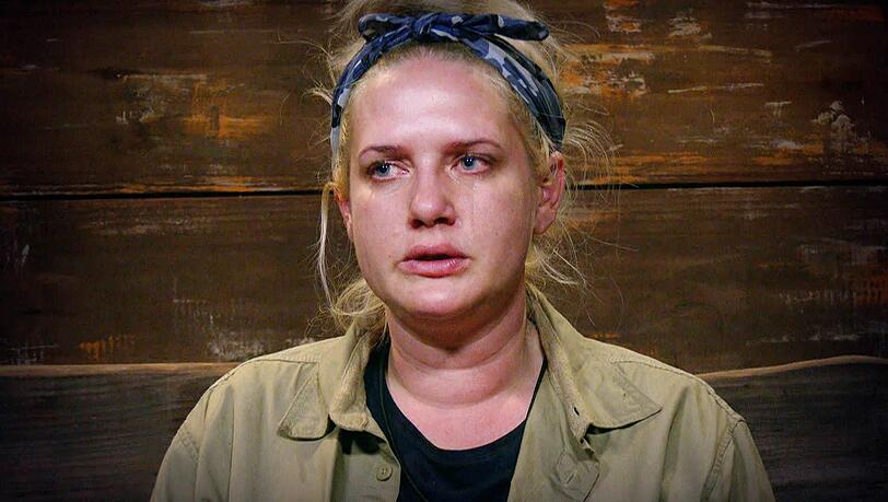 Sarah Knappik kommen bei "Ich bin ein Star – Showdown der Dschungel-Legenden" die Tränen. Sarah Knappik kommen bei "Ich bin ein Star – Showdown der Dschungel-Legenden" die Tränen.