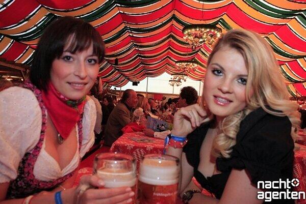 Dirndl, Lederhosen und viel Spaß: Die Party "Tracht und Pracht" am Samstag im Hippodrom auf der Theresienwiese. Mehr Bilder unter: www.nachtagenten.de.
