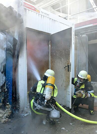 Die Bilder vom Brand auf der Großbaustelle in der Hohenzollernstraße.
