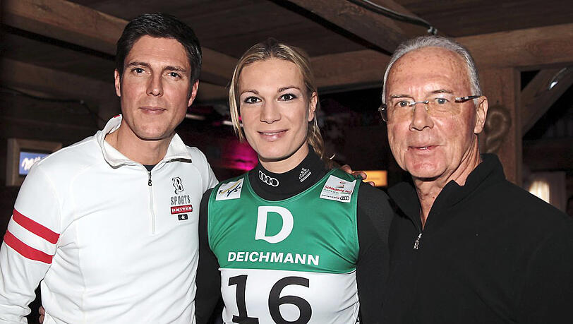 Franz Beckenbauer (r.) bei der Alpinen Ski-WM 2013 mit Manager Marcus Höfl (l.), dessen Ehefrau Maria Höfl-Riesch Bronze gewann. Augenklick Franz Beckenbauer (r.) bei der Alpinen Ski-WM 2013 mit Manager Marcus Höfl (l.), dessen Ehefrau Maria Höfl-Riesch Bronze gewann. Augenklick