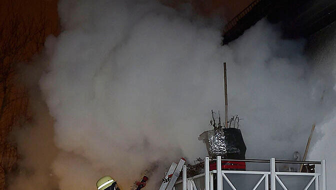 Bilder vom Feuerwehreinsatz in Harlaching. Die Brandursache ist noch unklar. Bilder vom Feuerwehreinsatz in Harlaching. Die Brandursache ist noch unklar.