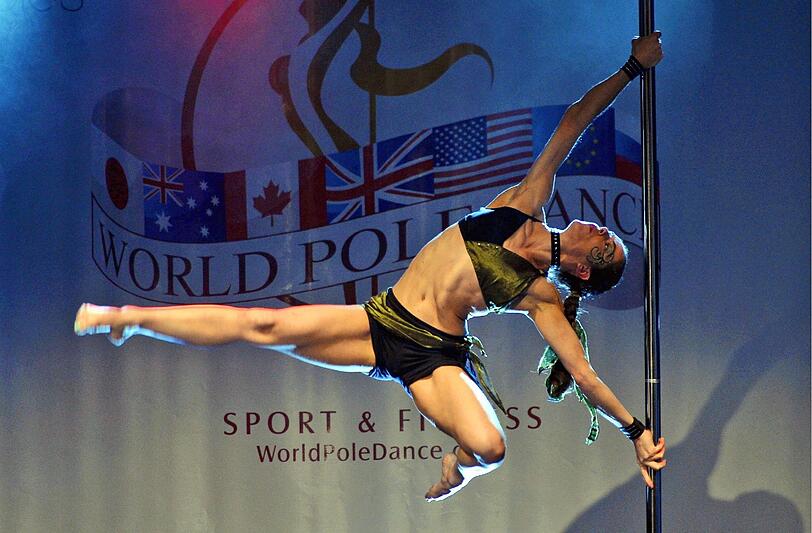 Eine Weltmeisterschaft im Pole-Dancing? Ja, die gibt's! Am Wochenende betätigten sich die Teilnehmerinnen und Teilnehmer im Kampf um den Titel akrobatisch an der Stange - die besten Bilder.