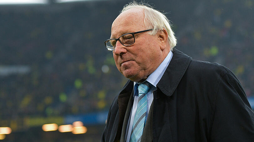 Uwe Seeler spricht sich gegen eine Abschaffung der Relegation aus.