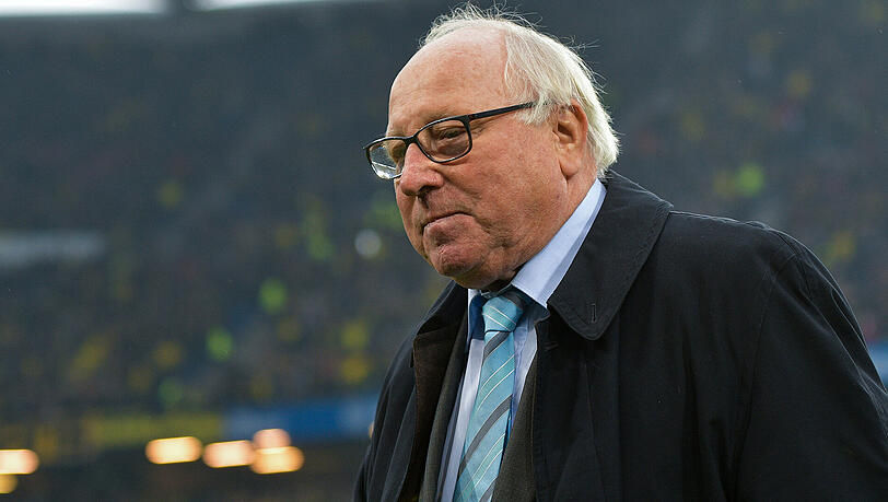 Uwe Seeler spricht sich gegen eine Abschaffung der Relegation aus. Uwe Seeler spricht sich gegen eine Abschaffung der Relegation aus.