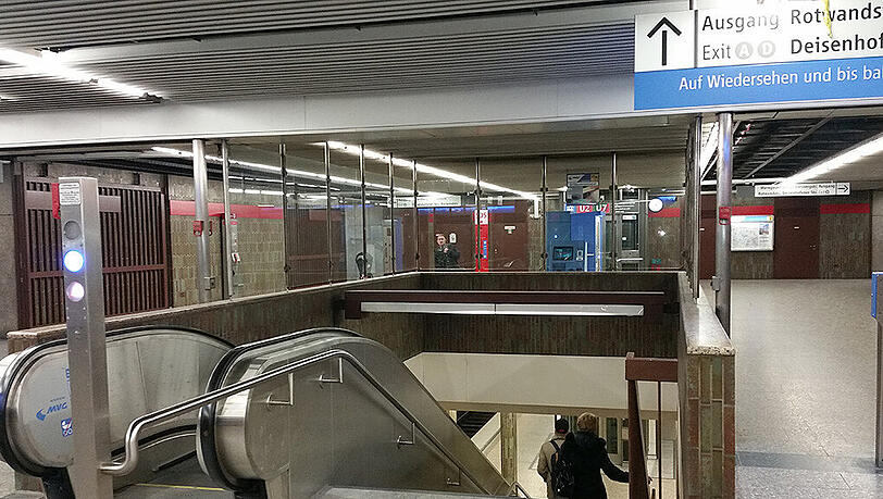 Der Tatort: das Sperrengeschoss U-Bahnhof Untersbergstraße. Der Tatort: das Sperrengeschoss U-Bahnhof Untersbergstraße.