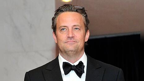 Matthew Perry starb im Oktober 2023. Die Dealerin, die das t&ouml;dliche Ketamin lieferte, wurde nun zu einer Haftstrafe verurteilt.