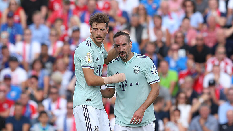 Dürfen beide auf einen Einsatz gegen Benfica Lissabon hoffen: Leon Goretzka (l.) und Franck Ribéry.