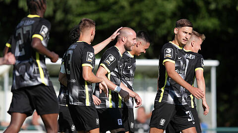 Die Löwen bejubeln im Testspiel beim FC Tittling einen 12:0-Erfolg.