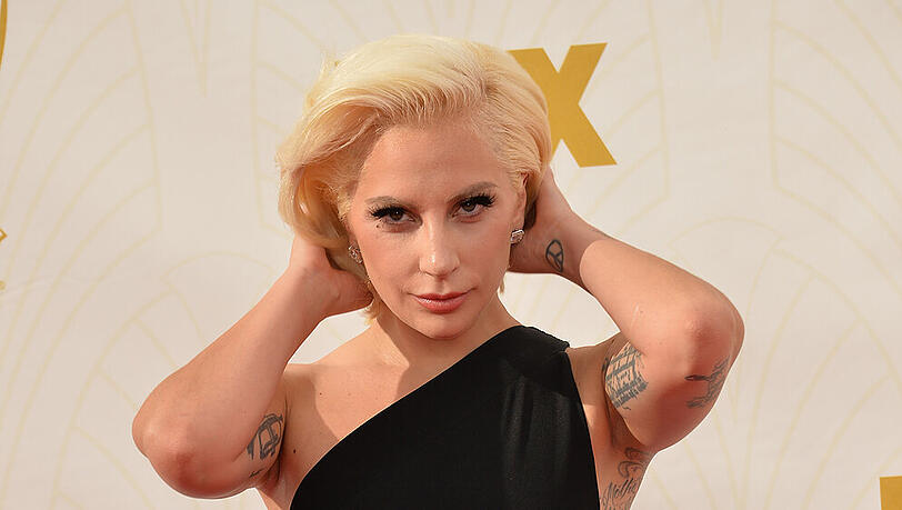 Lady Gaga hatte bei ihrem Sturz Glück im Unglück Lady Gaga hatte bei ihrem Sturz Glück im Unglück