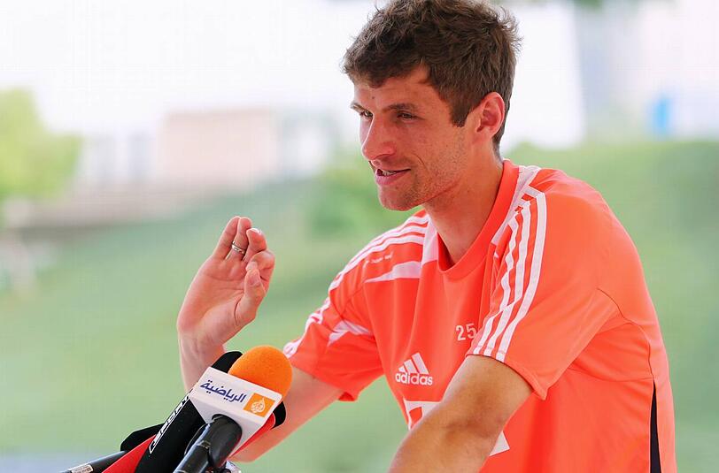 Thomas Müller beim Pressetalk im Trainingslager des FC Bayern in Doha, Katar.