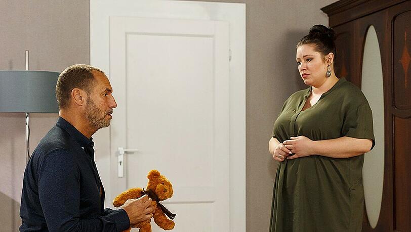 "Alles was zählt": Richard erkennt mit schlechtem Gewissen, wie sehr er Vanessa verletzt hat "Alles was zählt": Richard erkennt mit schlechtem Gewissen, wie sehr er Vanessa verletzt hat