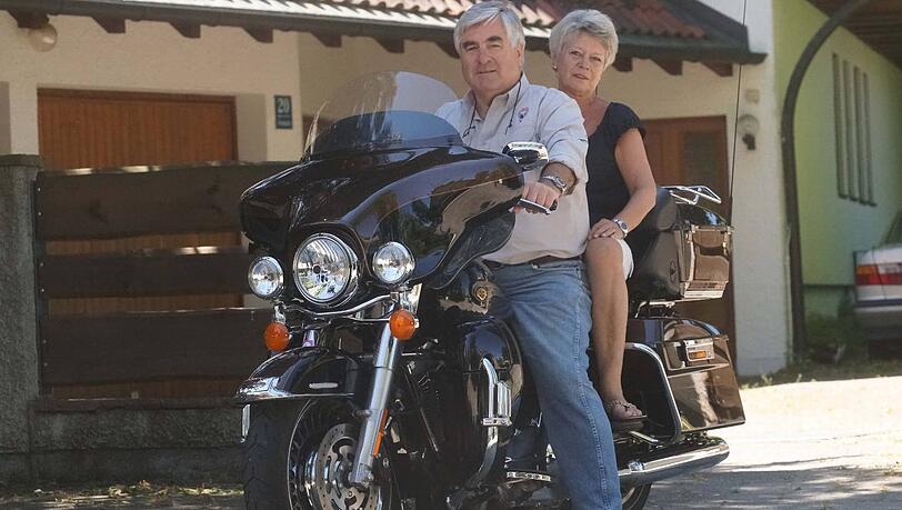 Joseph und Heide-Marie Huber auf ihre "E-Glide" Joseph und Heide-Marie Huber auf ihre "E-Glide"