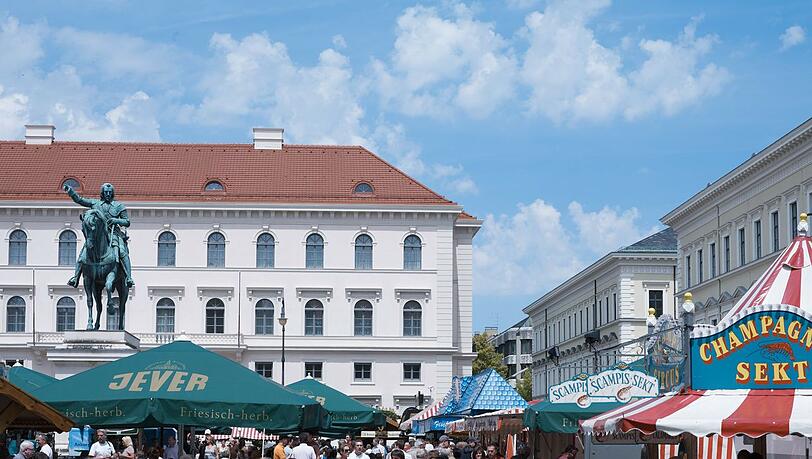 Der Hamburger Fischmarkt kommt wieder auf den Wittelsbacherplatz. Der Hamburger Fischmarkt kommt wieder auf den Wittelsbacherplatz.