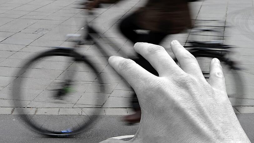 Brutale Attacke in Schwabing: Ein Mann versuchte eine Münchner Juristin zu vergewaltigen. (Symbolbild) Brutale Attacke in Schwabing: Ein Mann versuchte eine Münchner Juristin zu vergewaltigen. (Symbolbild)