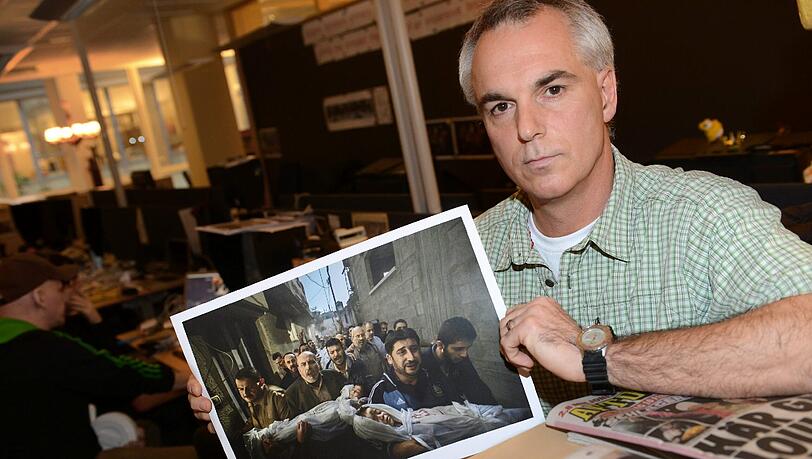 Der schwedische Gewinner Paul Hansen von 2012. Er reiste in den Gaza-Streifen und schoss das Foto für das schwedische Blatt „Dagens Nyheter“. Der schwedische Gewinner Paul Hansen von 2012. Er reiste in den Gaza-Streifen und schoss das Foto für das schwedische Blatt „Dagens Nyheter“.