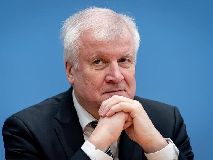 Horst Seehofer will am Dienstag an die Öffentlichkeit gehen.