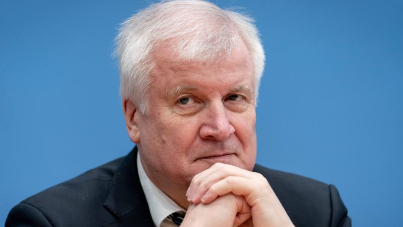 Horst Seehofer will am Dienstag an die Öffentlichkeit gehen. Horst Seehofer will am Dienstag an die Öffentlichkeit gehen.