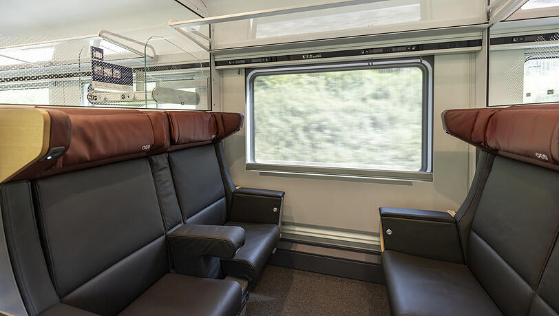 In der edlen Business Class bieten die Österreicher geräumige Vierer-Abteile an. In der edlen Business Class bieten die Österreicher geräumige Vierer-Abteile an.