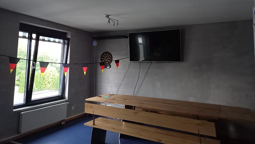 Im Aufenthaltsraum des NLZ wird derzeit bei den EM-Spielen mitgefiebert.