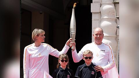 Fürst Albert und Fürstin Charlène sowie die Zwillinge Gabriella und Jacques im Olympia-Fieber.