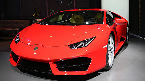Der junge Mann lieh sich mehrere sündteure Sportwagen aus - darunter auch ein Lamborghini Huracan. (Symbolbild)