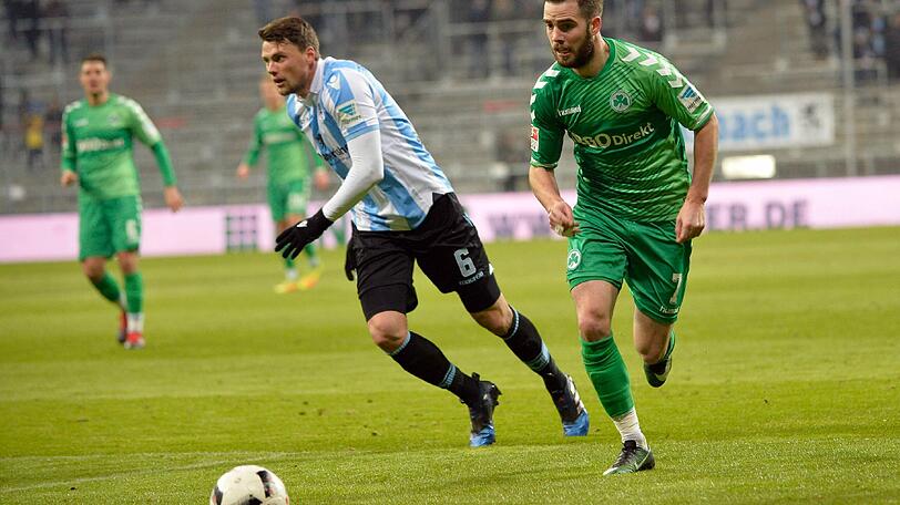 SEBASTIAN BOENISCH - NOTE 4: Hinten stabil, aber in der Spieleröffnung kam vom einstigen Champions-League-Spieler nichts. Holte zumindest den Elfmeter raus.