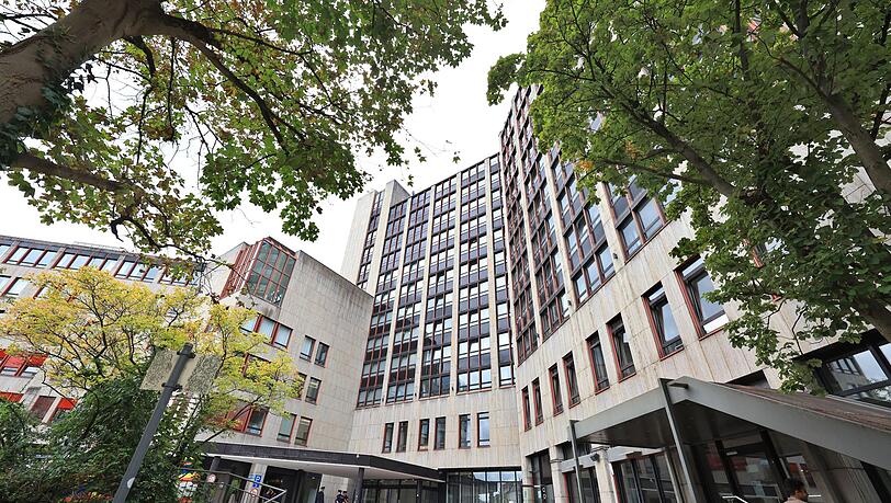 Auf elf Stockwerken sollen im neuen Anker-Zentrum in München künftig bis zu 900 Menschen untergebracht werden.