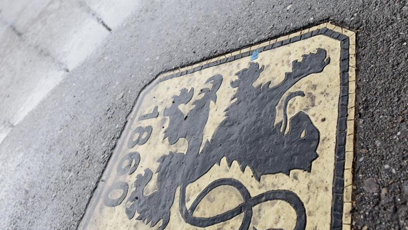 Ein Löwen-Logo vor dem Eingang zum Fanshop auf dem Trainingsgelände des TSV 1860 München. Foto: Andreas Gebert/dpa Ein Löwen-Logo vor dem Eingang zum Fanshop auf dem Trainingsgelände des TSV 1860 München. Foto: Andreas Gebert/dpa
