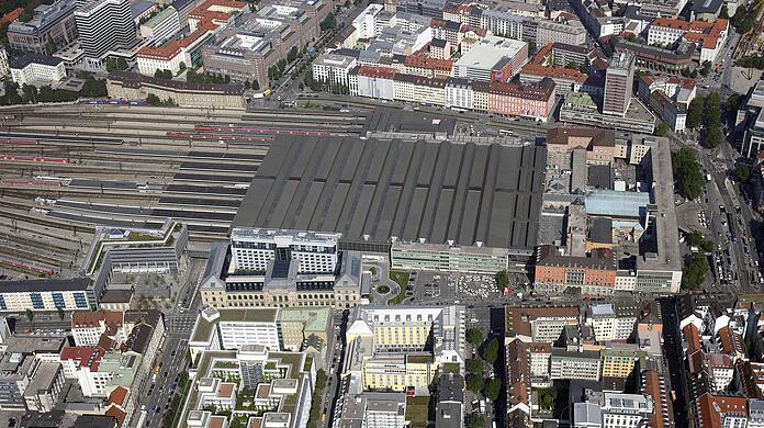 Ein älteres Bild vom Münchner Hauptbahnhof – samt Flachdach.