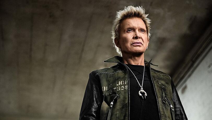 Billy Idol setzt seine Karriere mit dem neuen Album "Dream Into It" fort.