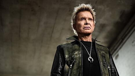 Billy Idol setzt seine Karriere mit dem neuen Album "Dream Into It" fort.