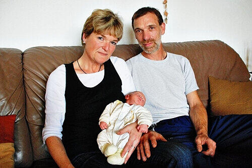 Kerstin Frank und Thomas Donau mit ihrem kleinen Jungen: &bdquo;Torben ist ein Geschenk.