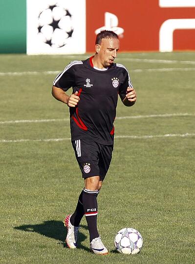 Schwitzen beim Training: Die Bayern bereiten sich auf das Spiel gegen Villarreal vor - Unsere Fotografen waren beim Training dabei.