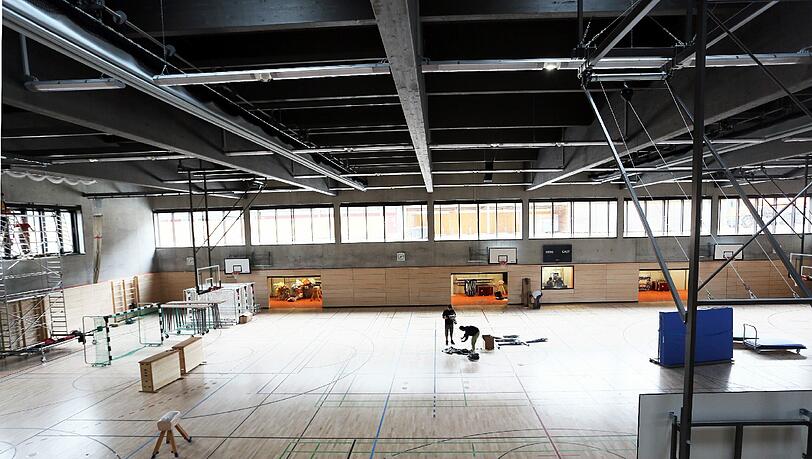 Die Dreifachturnhalle des neuen Gymnasiums in Trudering. Die Dreifachturnhalle des neuen Gymnasiums in Trudering.