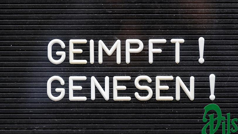 Nach der Verkürzung des Genesenen-Status nach einer Corona-Infektion hagelt es von vielen Seiten Kritik. (Symbolbild)