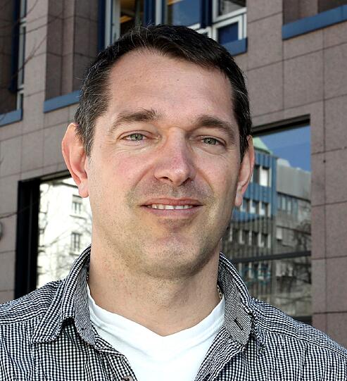 Jörg Rösler, 41, Beamter: "Gegenüber Joachim Gauck bin ich sehr positiv eingestellt. Wünschen würde ich mir eine gefestigte Persönlichkeit - immerhin vertritt er die Bundesrepublik nach außen. Ich hoffe, er ist ein guter Repräsentant und nicht so ein Hampelmann wie Christian Wulff."