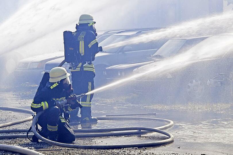 Die Bilder vom Großbrand in der Lagerhalle in Haimhausen.