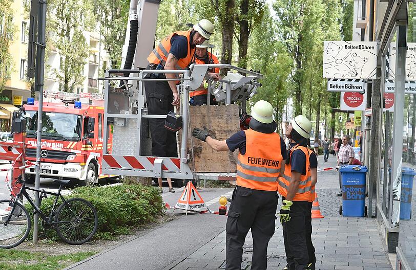 Großer Feuerwehr-Einsatz in der Lindwurmstraße