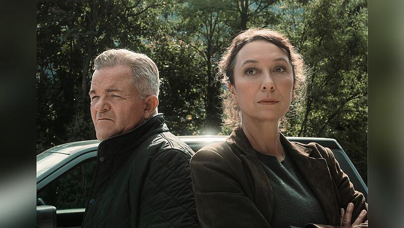 "Tiroler Blut: Am Abgrund": Anna Gruber (Allegra Tinnefeld, r.) legt sich mit dem Unternehmer Renner (Cornelius Obonya) an.