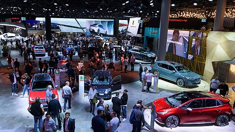Besucher der IAA in Frankfurt.
