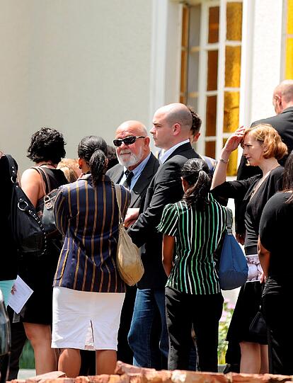 Trauer um Reeva Steenkamp: Die Bilder vor dem Krematorium in Port Elizabeth