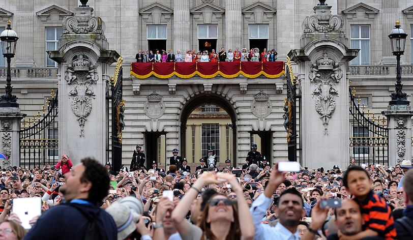 Trooping the Colour. Die Queen feierte am Samstag ihren 88. Geburtstag nach. Die Bilder!