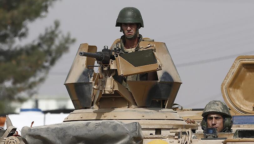Türkische Soldaten an der Grenze zu Syrien. Foto: Sedat Suna Türkische Soldaten an der Grenze zu Syrien. Foto: Sedat Suna