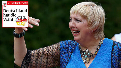 Schrill, wie man sie kennt: Claudia Roth bei der Eröffnung der Bayreuther Festspiele.