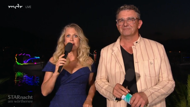 Barbara Schöneberger und Hans Sigl moderierten die 25-jährige Jubiläumsshow "Starnacht am Wörthersee". Barbara Schöneberger und Hans Sigl moderierten die 25-jährige Jubiläumsshow "Starnacht am Wörthersee".