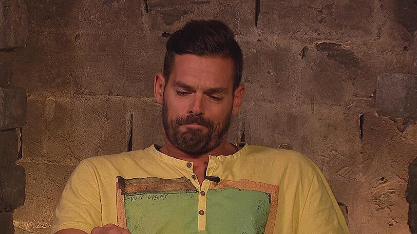 Daniel Köllerer vermisst seine Tochter und hat später im Sprechzimmer noch immer Tränen in den Augen.