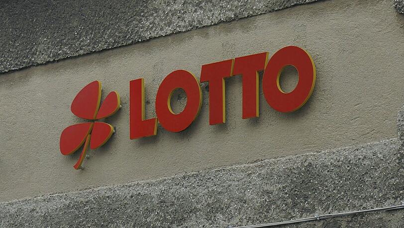 Der Schaden des Lotto-Geschäfts beläuft sich auf mehreren tausend Euro. Der Schaden des Lotto-Geschäfts beläuft sich auf mehreren tausend Euro.
