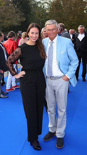 Caroline Bosbach (hier mit Vater Wolfgang Bosbach) ist Teilnehmerin bei "Let's Dance"