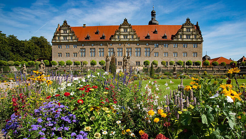 Eines der Highlights entlang der Strecke: Das Schloss Weikersheim mit seinem blühenden Schlossgarten. Eines der Highlights entlang der Strecke: Das Schloss Weikersheim mit seinem blühenden Schlossgarten.